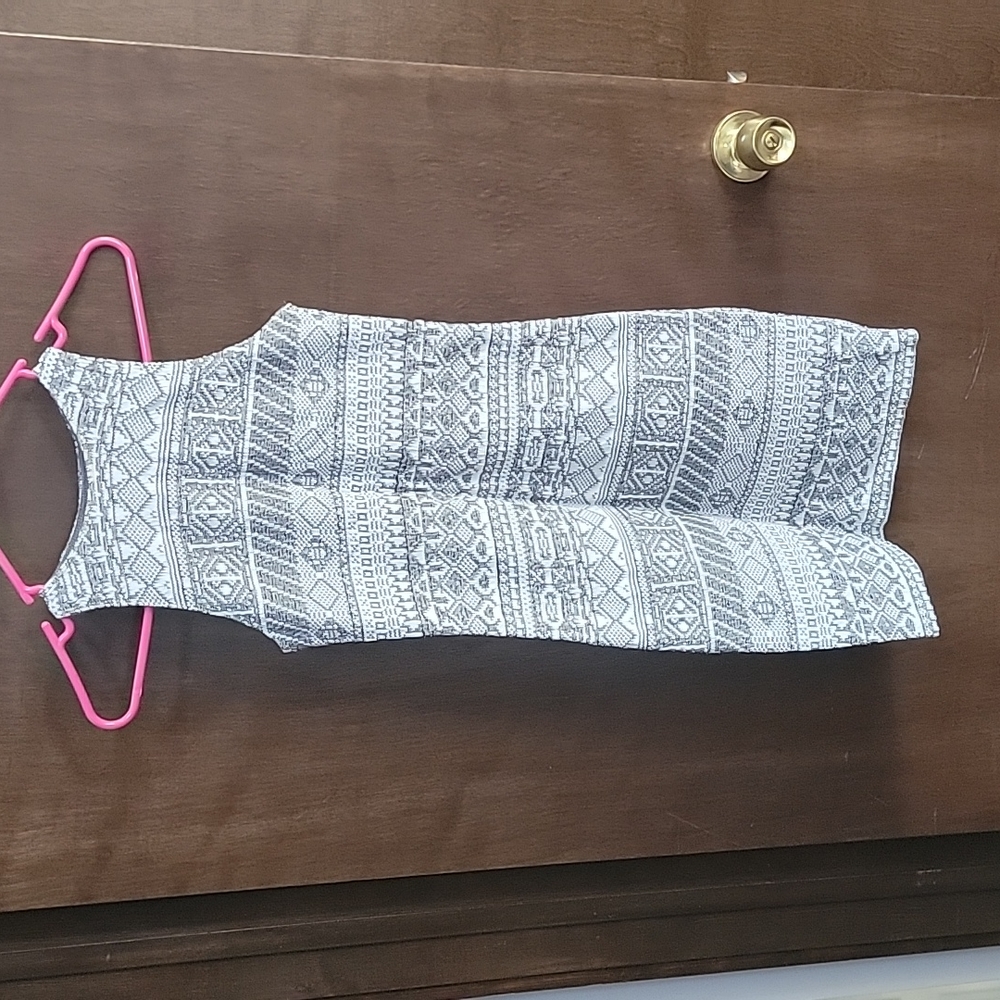 Grey and white patterned dress